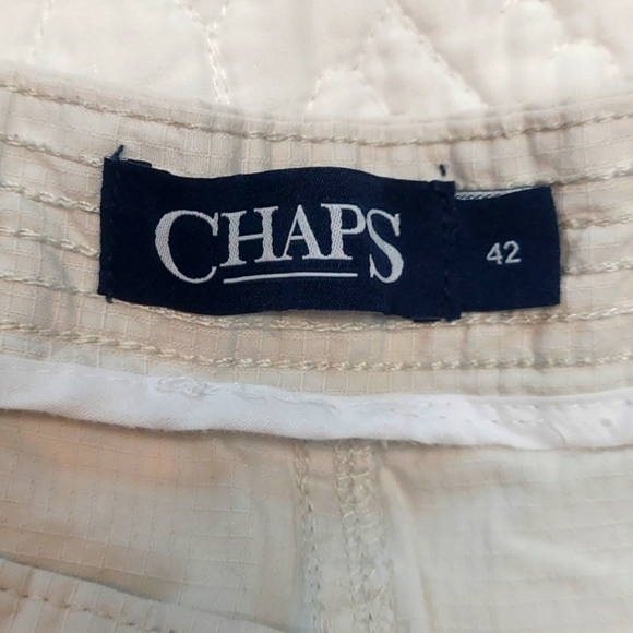 Men's Chaps Textured Like New Cargo Chino Shorts, Size 42 Light Tan - Picture 4 of 7